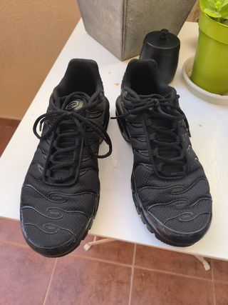 Nike Air Max Plus TN Triple Black Talla 44