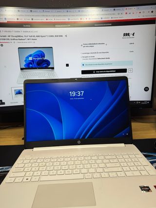 Ordenador Portátil HP 15s-eq2085ns Blanco