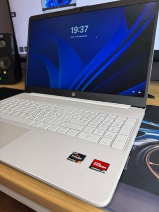 Ordenador Portátil HP 15s-eq2085ns Blanco