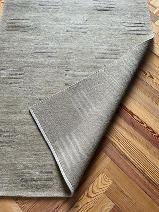 Tappeto beige/grigio in lana e seta