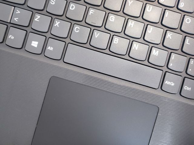 Ordenador Portátil Lenovo mod. V130