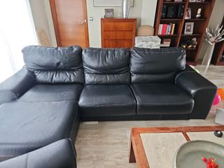 Sofá de piel negro