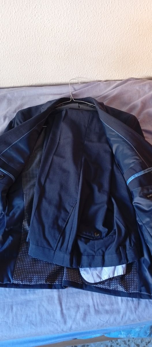 Traje de hombre azul