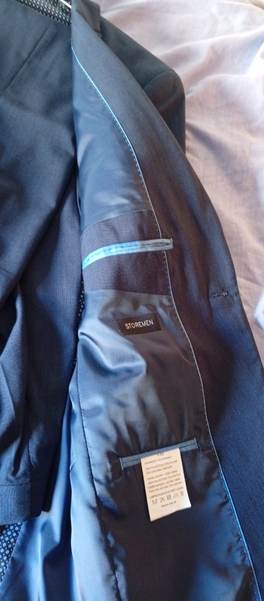 Traje de hombre azul