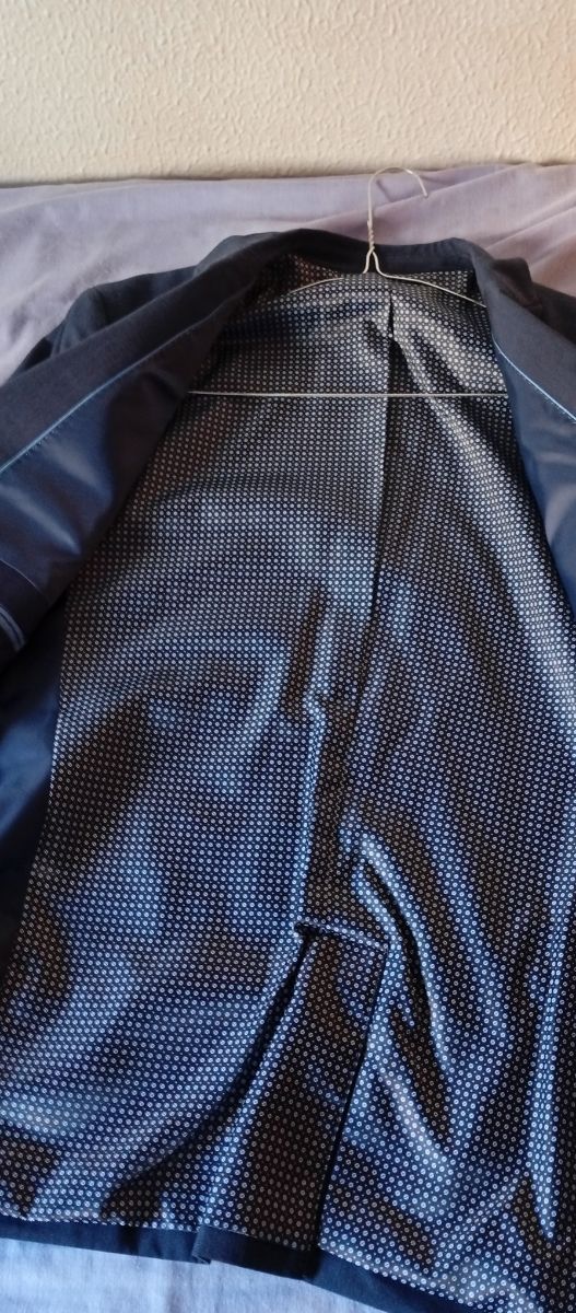 Traje de hombre azul