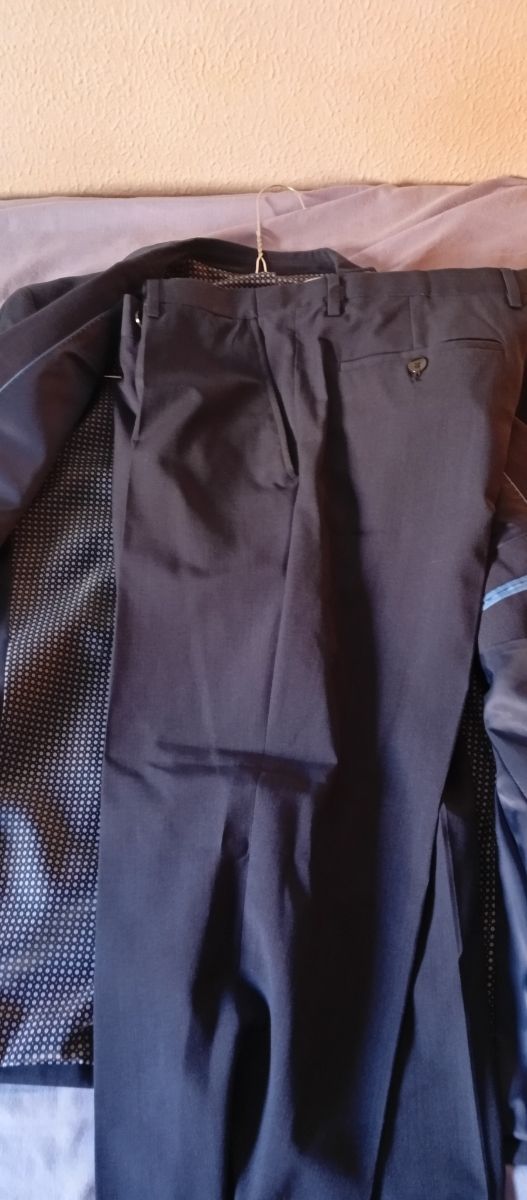 Traje de hombre azul