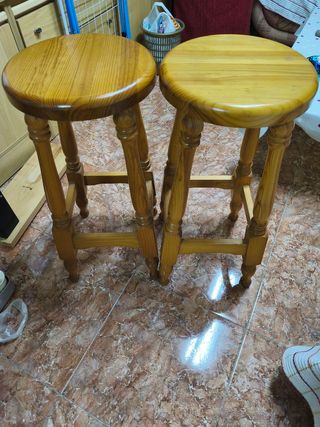 Sgabelli in legno