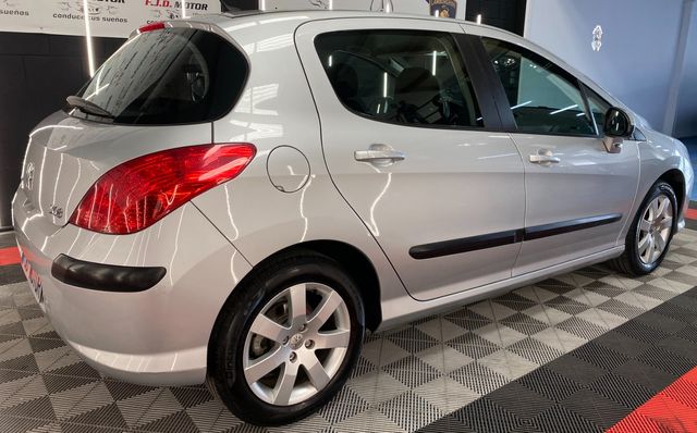 Peugeot 308 Premium 1.6 VTi 120