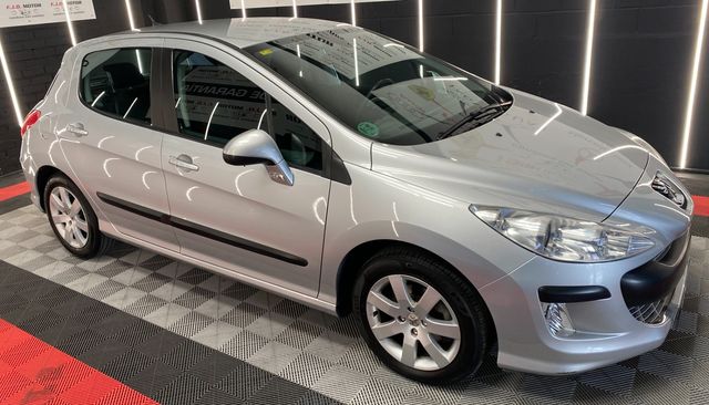 Peugeot 308 Premium 1.6 VTi 120