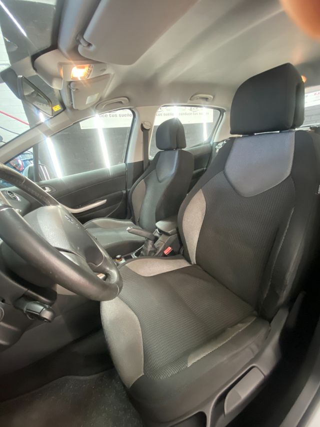 Peugeot 308 Premium 1.6 VTi 120