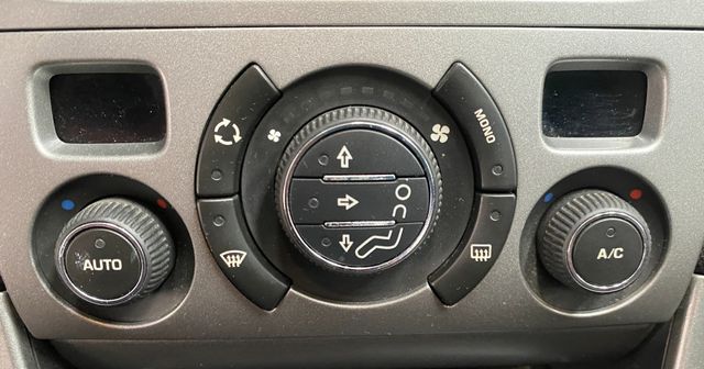 Peugeot 308 Premium 1.6 VTi 120