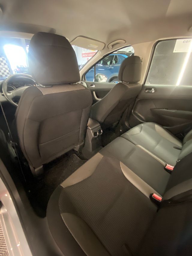 Peugeot 308 Premium 1.6 VTi 120
