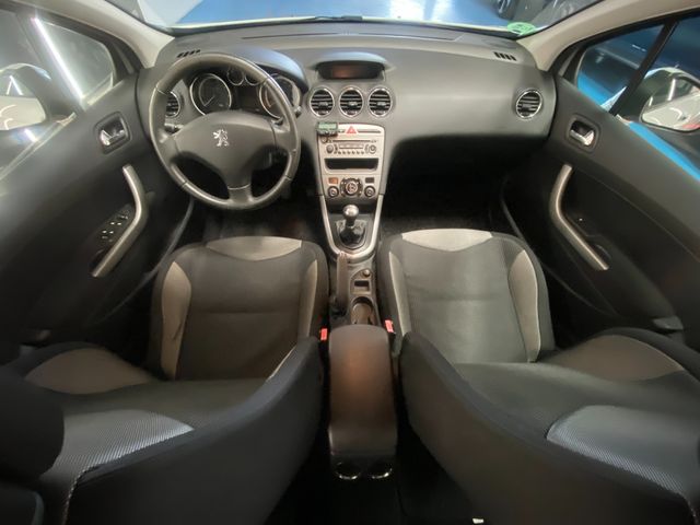 Peugeot 308 Premium 1.6 VTi 120
