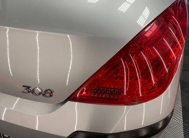 Peugeot 308 Premium 1.6 VTi 120