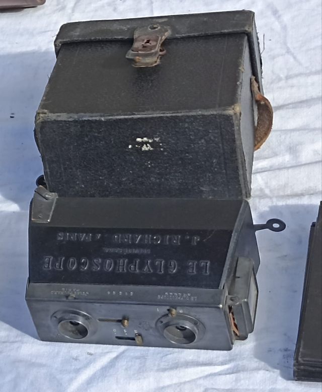 Cámara antigua Le Glyphoscope J. Richard