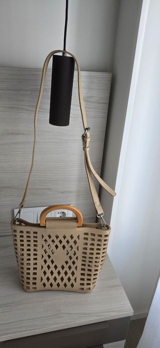 Bolso Beige Asas Madera Abierto