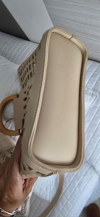 Bolso Beige Asas Madera Abierto