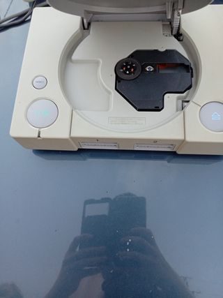 PlayStation 1 Antigua con 2 Mandos