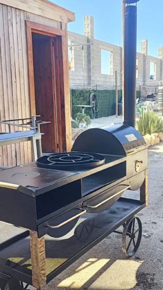 Barbacoa Rústica Negra y Dorada