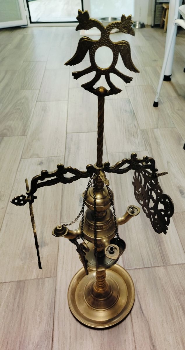 Vari oggetti vintage in vendita