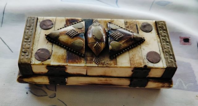 Vari oggetti vintage in vendita