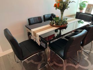 Mesa de comedor y 6 sillas extensible hasta 1,80