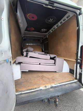 Transportes y servicio de montaje de muebles 