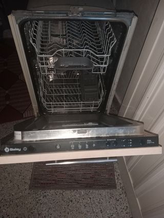 Lavavajillas pequeño en buen estado