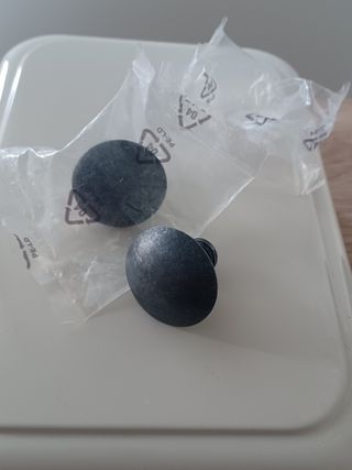 Tiradores redondos negros