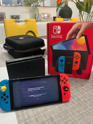 Nintendo Switch OLED + Estuche
