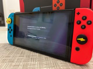 Nintendo Switch OLED + Estuche