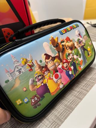 Nintendo Switch OLED + Estuche