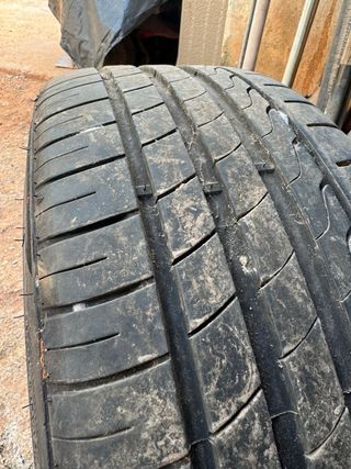4 Neumáticos 225/40 R18 3 meses de uso