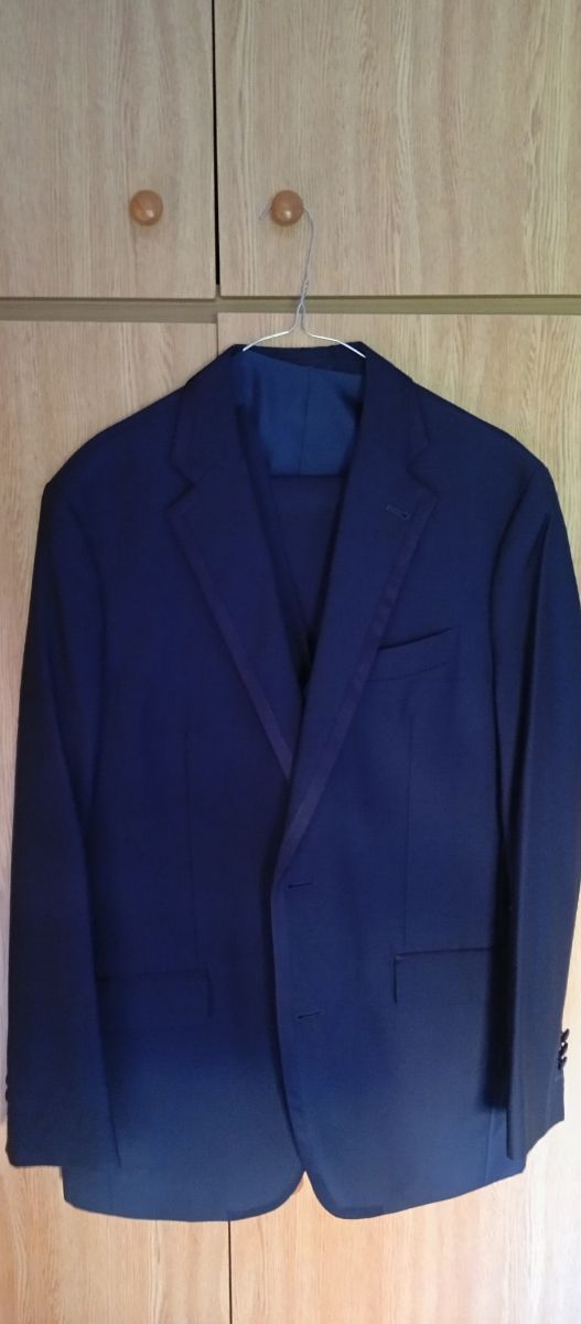 Traje de hombre azul