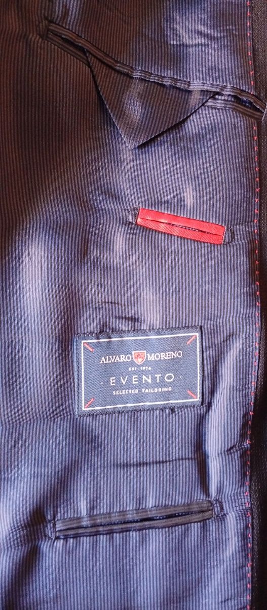 Traje de hombre azul