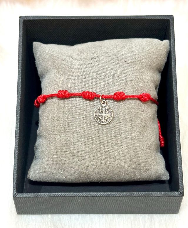 Pulsera 7 nudos negra o roja