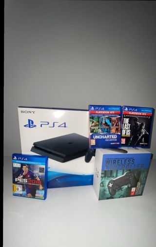 Consola PS4 + cables + Mando