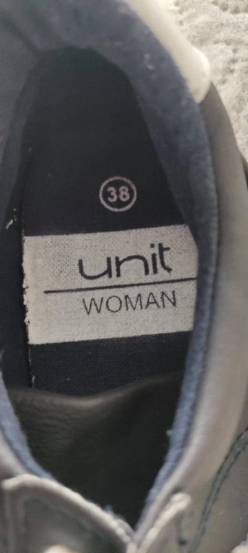 Zapatillas talla 38 marca Unit