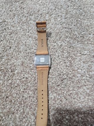 Reloj Tous de piel con detalles