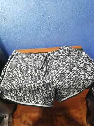 Pantalón corto estampado Primark Talla S