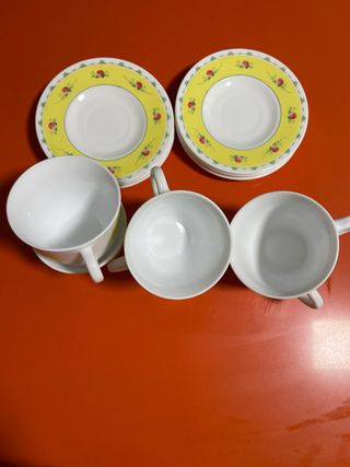 Set da caffè in porcellana con motivo floreale