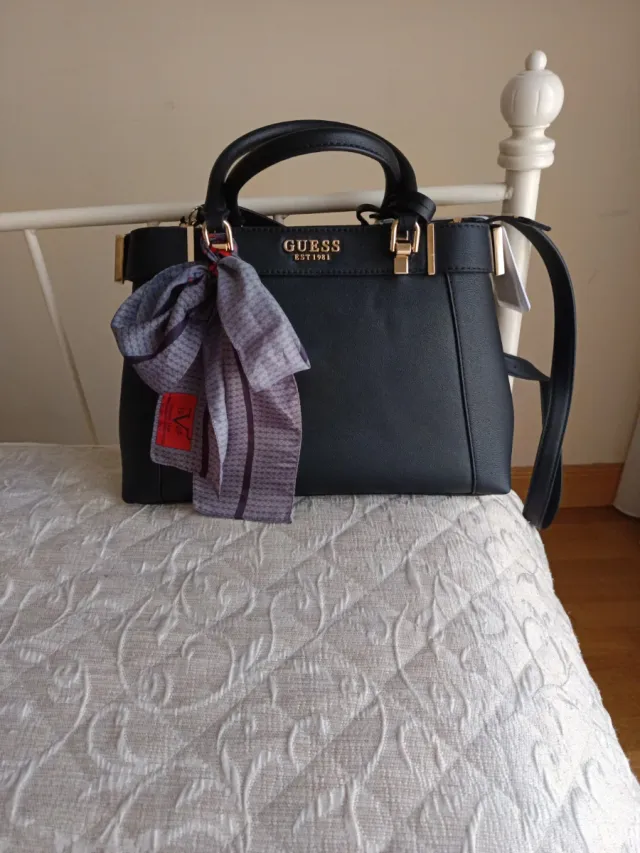 Bolso Negro Guess