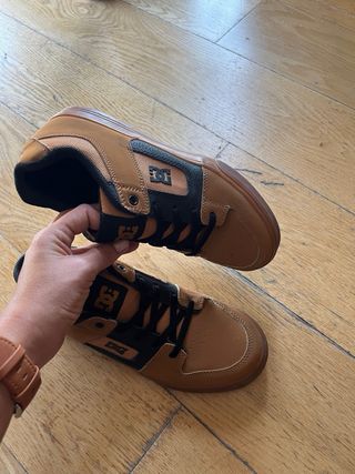 Zapatos DC Marrones y Negros
