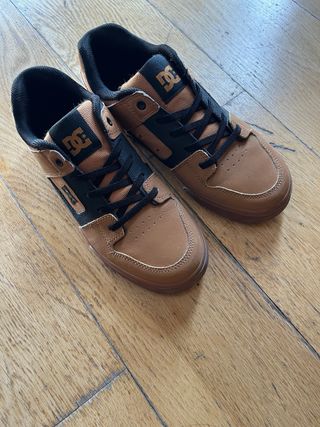 Zapatos DC Marrones y Negros