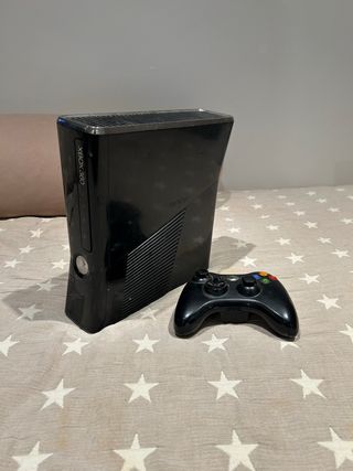 Xbox 360 Negra con Mando