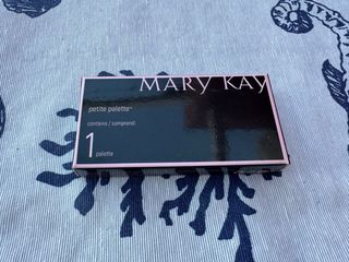 Paleta Mary Kay Petite Palette + 4 sombras de ojos