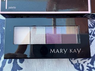 Paleta Mary Kay Petite Palette + 4 sombras de ojos