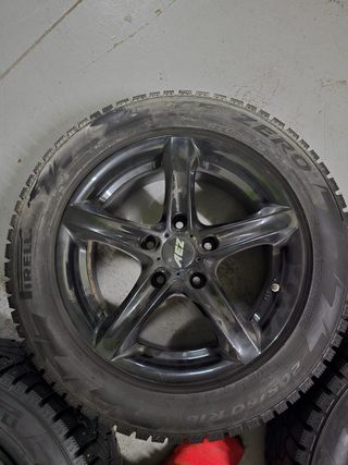 Llantas Toyota Rav 4 205/60R16 neumático con clavo