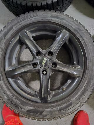 Llantas Toyota Rav 4 205/60R16 neumático con clavo