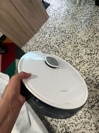 Robot aspirador DEEBOT